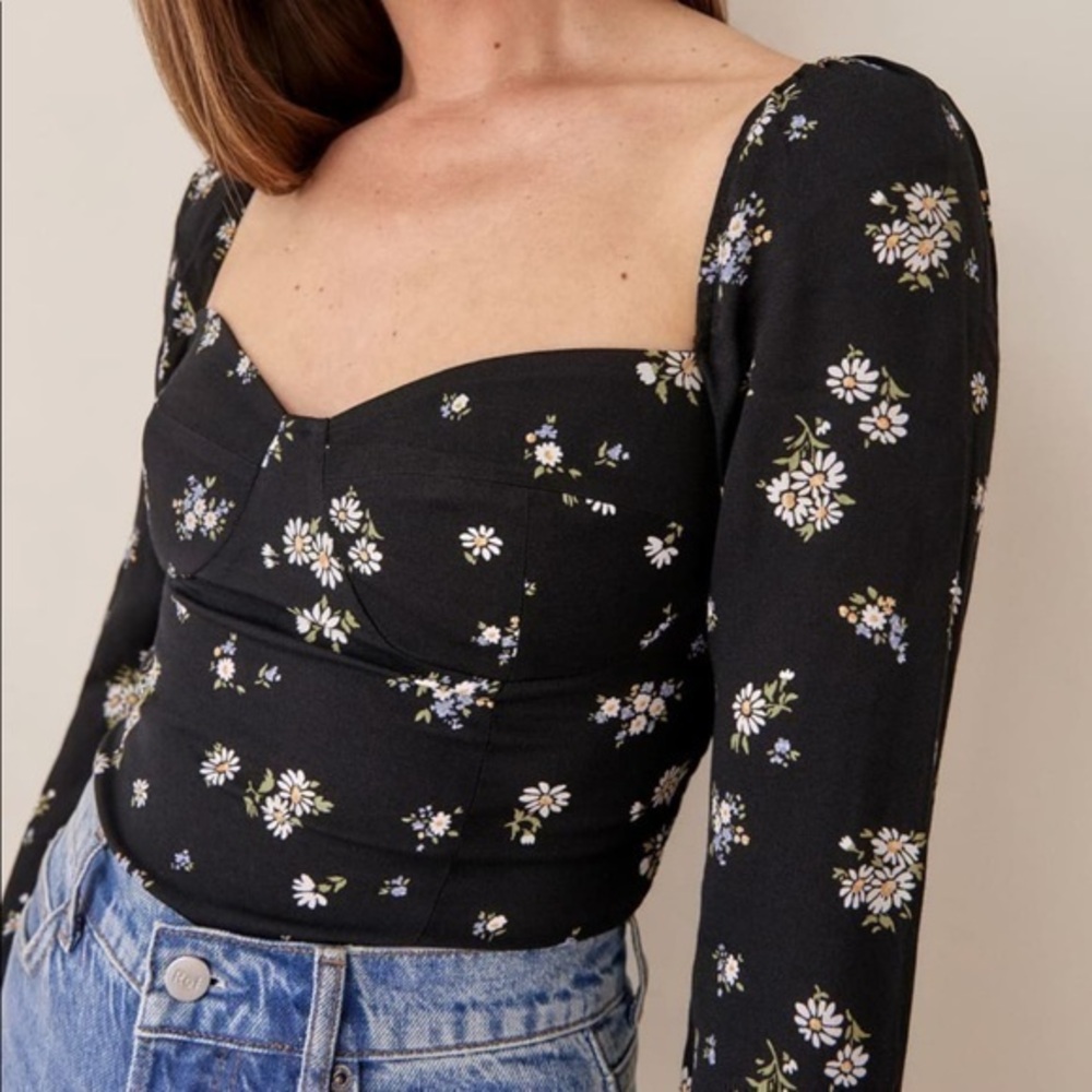 NWT Reformation Reign Top Daisy Black